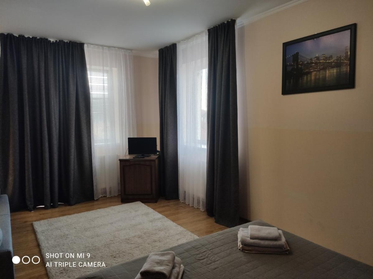 Apartments Domovik On Beregovskaya 3 穆卡切沃 外观 照片